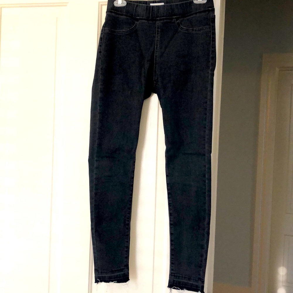Black distressed jeggings